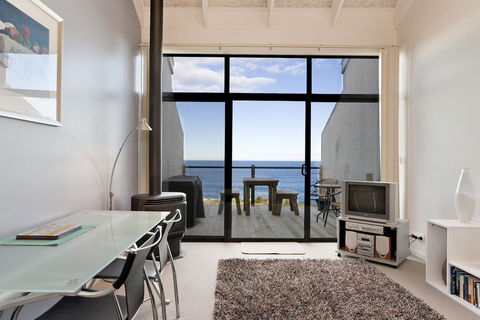 5 Whitecrest Great Ocean Road Resort - Ocean Views - Hobart Tourism 6