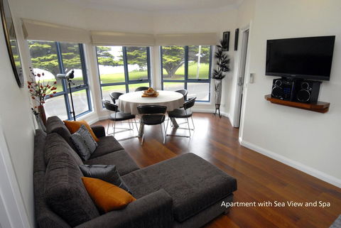Seascape Accommodation - Hobart Tourism 1