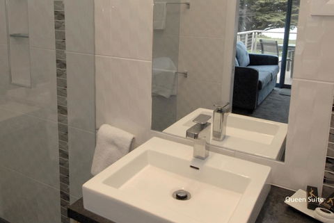 Seascape Accommodation - Hobart Tourism 11