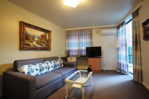 Albert Heights Serviced Apartments - Hobart Tourism 11