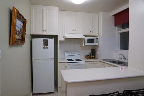 Albert Heights Serviced Apartments - Hobart Tourism 12