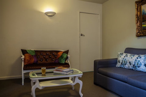 Albert Heights Serviced Apartments - Hobart Tourism 9