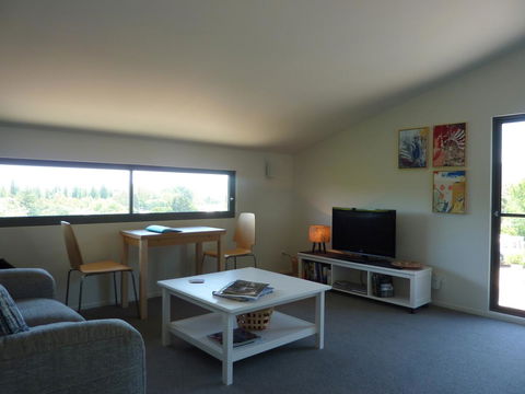Saje\'s House & Pod - Hobart Tourism 14