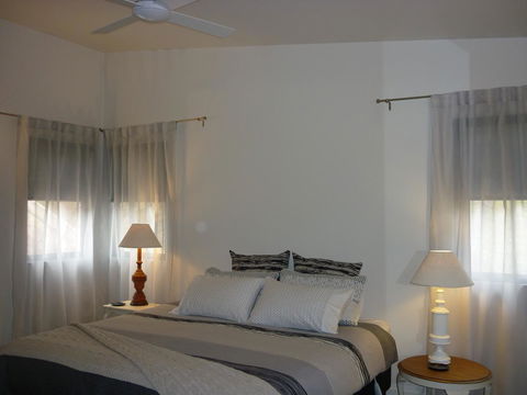 Saje\'s House & Pod - Hobart Tourism 6