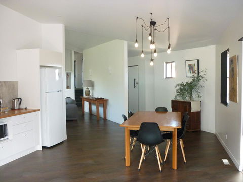 Saje\'s House & Pod - Hobart Tourism 4
