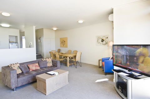 Lornebeach Apartments - Hobart Tourism 35