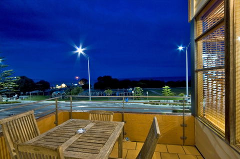 Lornebeach Apartments - Hobart Tourism 17