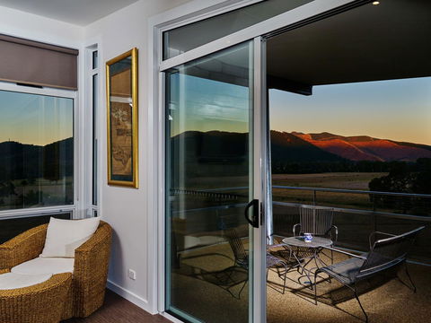 Panoramia Villas - Hobart Tourism 8