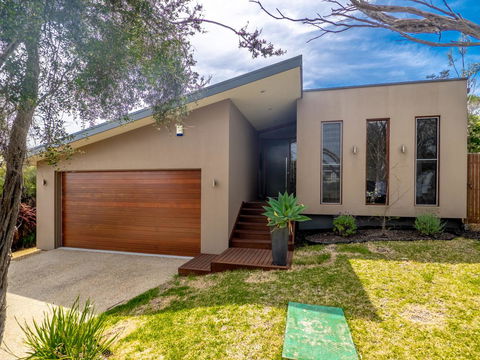 Blairgowrie Moonah Beach House: Walk To Beach - Hobart Tourism 9