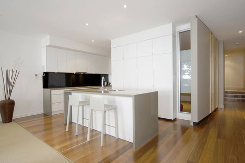 C-Scape Water Front Apartment - Tourism TAS 1