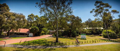 Eltham Gateway Hotel & Conference Centre - Hobart Tourism 44