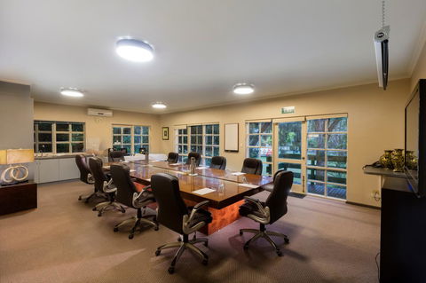 Eltham Gateway Hotel & Conference Centre - Hobart Tourism 12