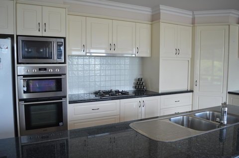 Ocean View Beach House - Hobart Tourism 18