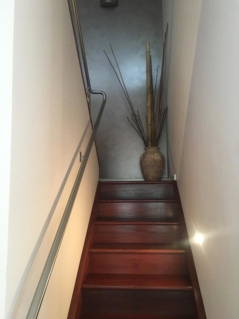 Ocean View Beach House - Hobart Tourism 12