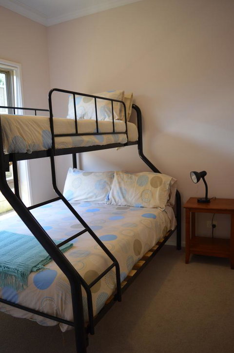 Ocean View Beach House - Hobart Tourism 16