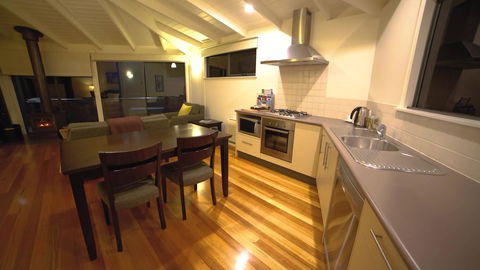 Limosa Rise - Hobart Tourism 6