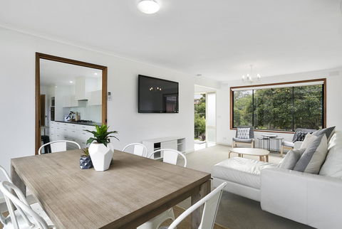 Fairhills - NEW LISTING, Beautifully Styled - Tourism TAS 1