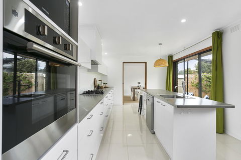 Fairhills - NEW LISTING, Beautifully Styled - Tourism TAS 2