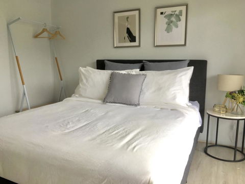 The Wheelhouse - 2BR Waterfront Apt In Town - Hobart Tourism 7