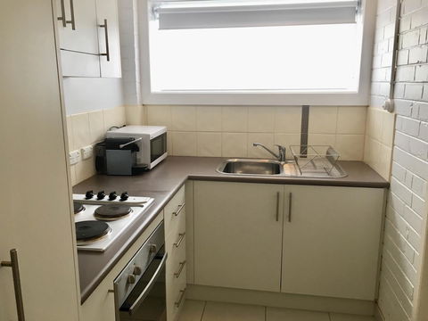 The Wheelhouse - 2BR Waterfront Apt In Town - Hobart Tourism 11