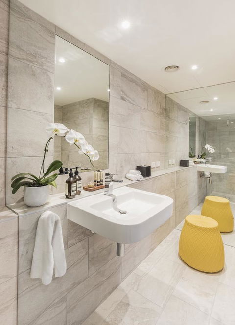 Quay West Suites Melbourne - Tourism TAS 4