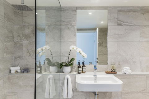 Quay West Suites Melbourne - Tourism TAS 11