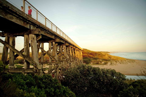 Stunning Waterfront Only 10 Minutes To Phillip Island - FREE EV UNIT 7kW For Electric Cars - Pet Friendly, Fireplace FREE WIFI Wine & Chocolates - Hobart Tourism 20