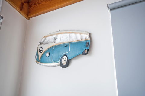 Stunning Waterfront Only 10 Minutes To Phillip Island - FREE EV UNIT 7kW For Electric Cars - Pet Friendly, Fireplace FREE WIFI Wine & Chocolates - Hobart Tourism 24