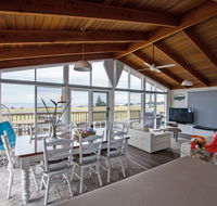 Stunning Waterfront only 10 minutes to Phillip Island - Pet Friendly - Hobart Tourism