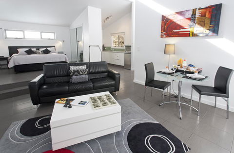 Anchors Port Campbell - Hobart Tourism 6