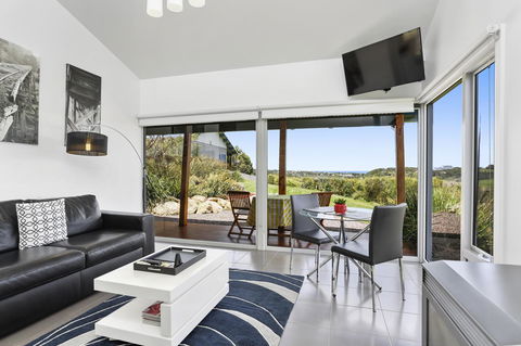 Anchors Port Campbell - Hobart Tourism 23