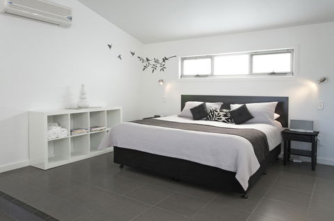 Anchors Port Campbell - Hobart Tourism 9