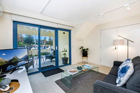 The Waterfront Apartment - Hobart Tourism 10