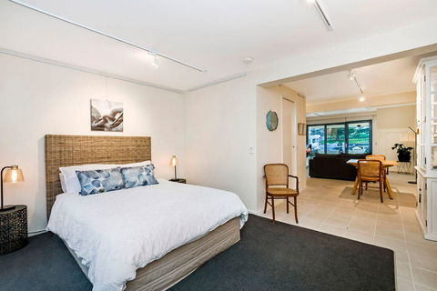 The Waterfront Apartment - Hobart Tourism 5