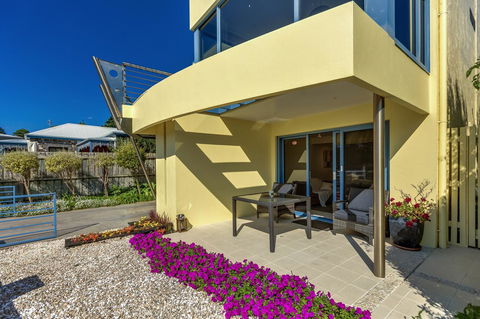 The Waterfront Apartment - Hobart Tourism 4