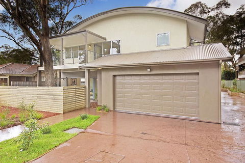 The Beach Townhouse - Hobart Tourism 0