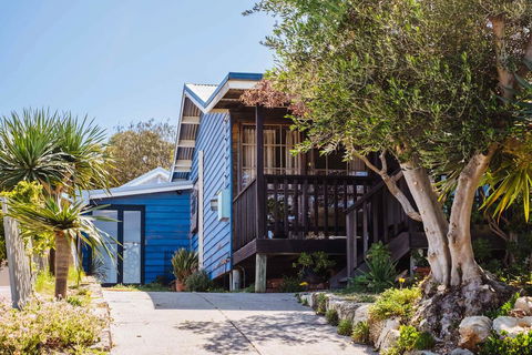 The Blue Beach House - Hobart Tourism 2