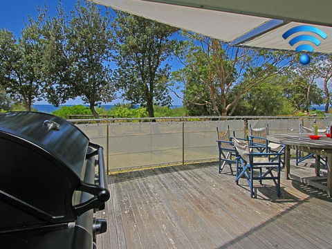 The Boathouse - Comfortable Beachfront Home - Hobart Tourism 0