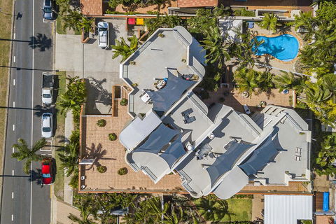 The Burlington Holiday Apartments - Tourism TAS 3
