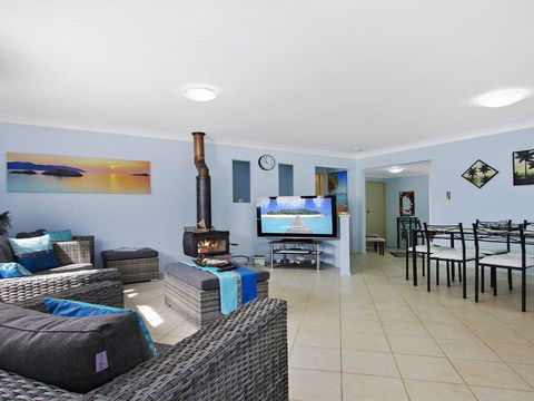 The Burra Break - 3 Minute Walk To Beach Access - Hobart Tourism 0
