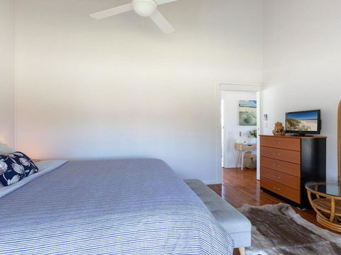 The Chalet At Callala Beach - Beach House Character - Hobart Tourism 2