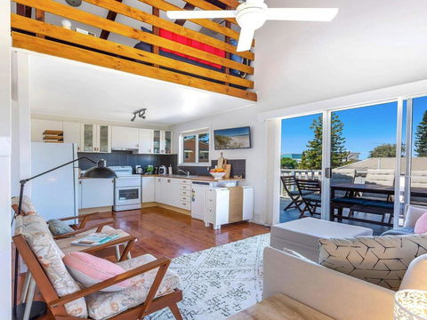 The Chalet At Callala Beach - Beach House Character - Hobart Tourism 0