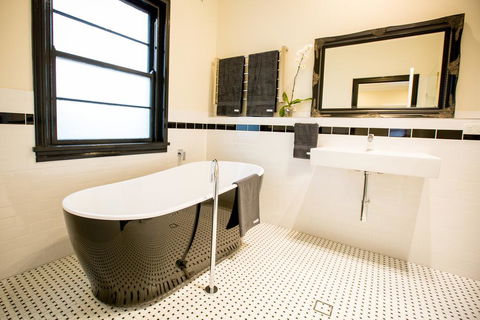 The Commercial Boutique Hotel - Hobart Tourism 1