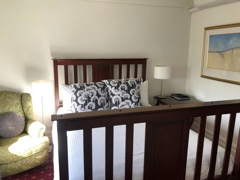 The Corner Hotel Alexandra - Tourism TAS 3