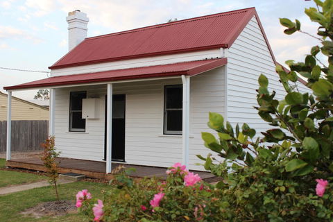 The Cottage - Hobart Tourism 3