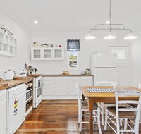 The Cottage on Lamington - Hobart Tourism