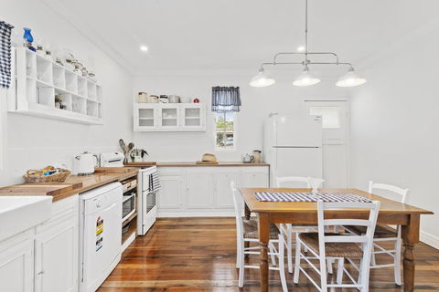 The Cottage On Lamington - Hobart Tourism 0
