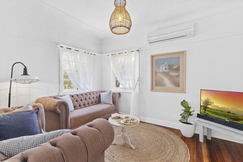 The Cottage On Lamington - Hobart Tourism 3