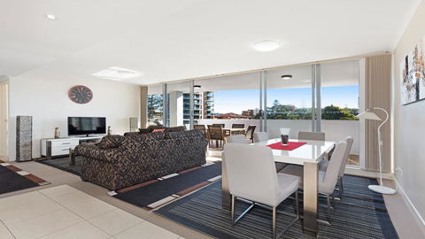 The Crest 201 - Forster CBD! - Hobart Tourism 1