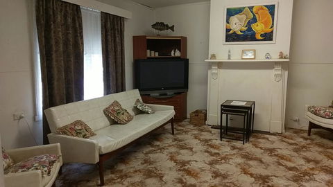 The Crooked Cottage - Hobart Tourism 2